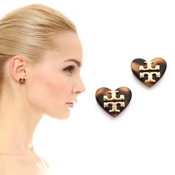 πSALEπ NEW Tory Burch Heart Tilsim Earring - Picture 2 of 11